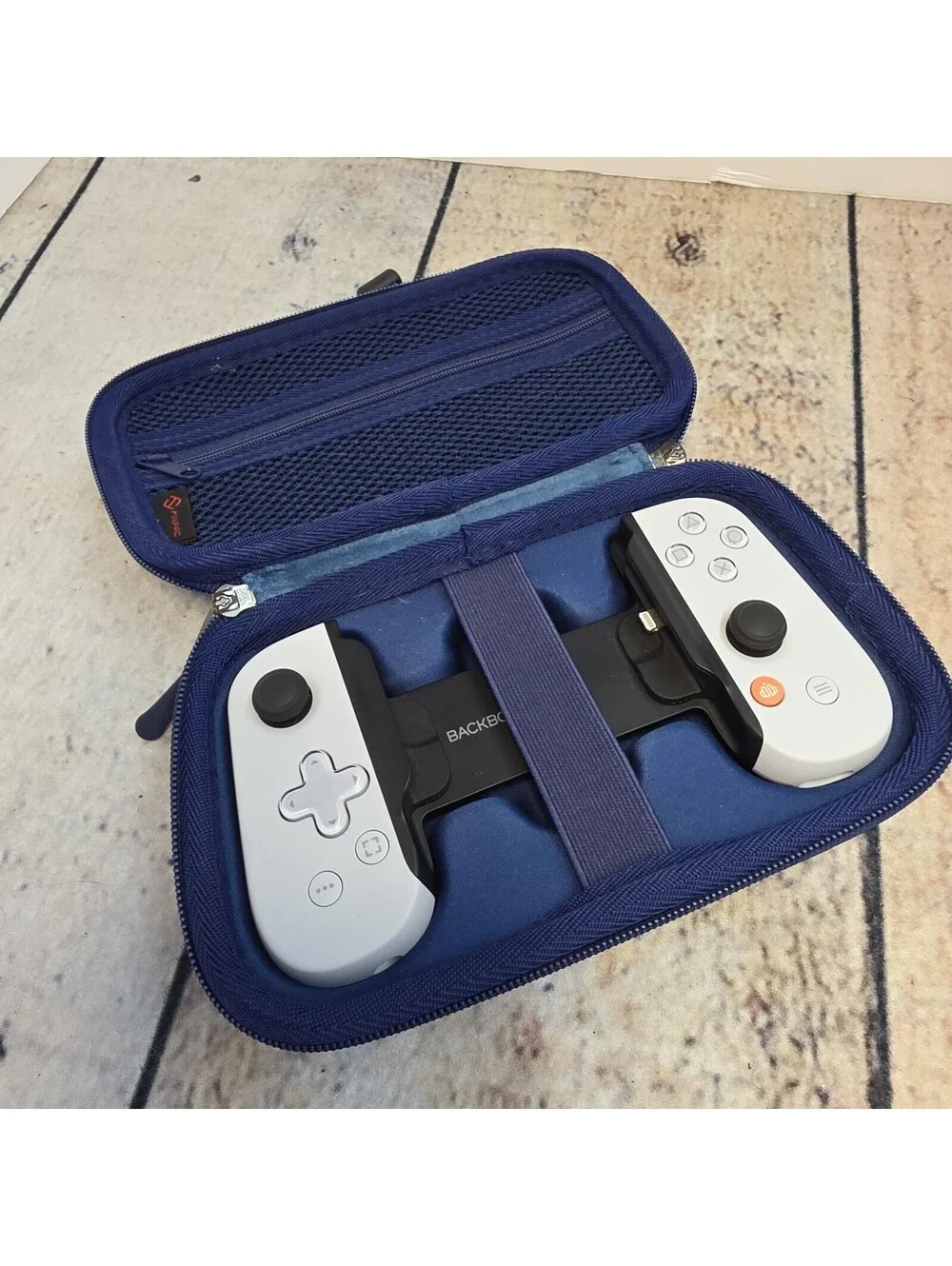 Backbone One PlayStation Edition (USB-C) with Carrying Case -lightning Connector